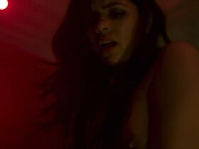 Раджшри Дешпанде голая – МакМафия s01e02 (2018)