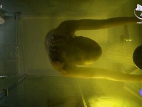 Пас Вега голая – Беглянка s01e02 (2018) #2