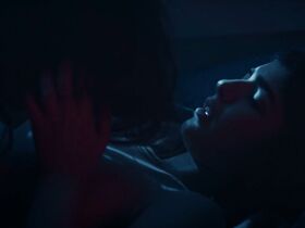 Тесс Грэнфилд голая – Хала (2016) #3