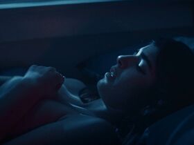 Тесс Грэнфилд голая – Хала (2016) #4