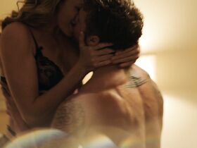 Шантель ВанСантен секси – Стрелок s02e01 (2017) #1