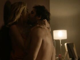 Клер Кейм секси – Жажда жизни (2017) #6