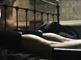 Майя Мюлак голая – Безусловно мёртв (2012) #5