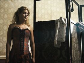 Майя Мюлак голая – Безусловно мёртв (2012) #6