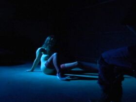 Нетт Детрой голая – Зародыш (2008) #6