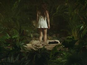 Мэрилин Кастонгуэй секси – Wild Skin (2016) #1