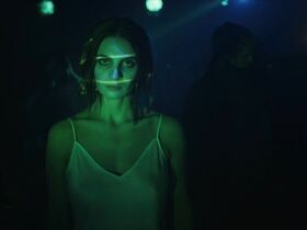 Мэрилин Кастонгуэй секси – Wild Skin (2016)