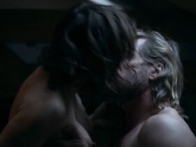 Майя Шёне голая – Neu in unserer Familie — Zwei Eltern zu viel (2016) #3