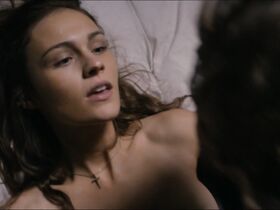 Софи Скелтон секси – День мертвецов: Злая кровь (2018) #2