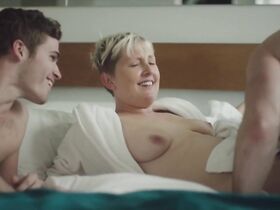 Натали Джой Джонсон голая – Кайф с доставкой s02e01 (2018) #4