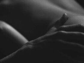 Джесси Моравец голая – Let The Old Folks Die (2017) #6