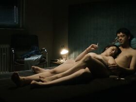 Йелла Хаазе голая – Жизнь после (2017)