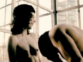 Изабель Штоффель голая – Почему мы не занимаемся этим на дороге? (2000) #4