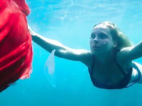 Ирина Ходюш голая – Кусок космического льда (2017) #3