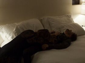 Эмма Суарес секси – Дочери Абриль (2017) #1