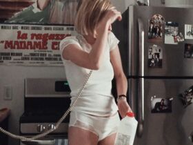 Аннабелль Декстер-Джонс секси – Сесиль на телефоне (2017) #3