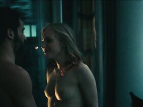 Элиза Шлотт голая – Чужая дочь (2017) #2