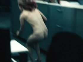 Элиза Шлотт голая – Чужая дочь (2017) #4