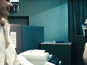 Элиза Шлотт голая – Чужая дочь (2017) #6