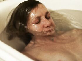 Анн Луаре голая – Olga (2017)