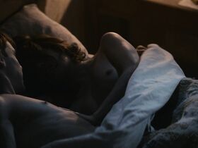 Бруна Кузи голая – Неопределённая слава (2017) #6