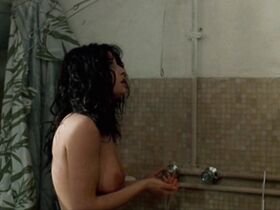 Клаудия Муци голая – Беспризорники (1989) #4