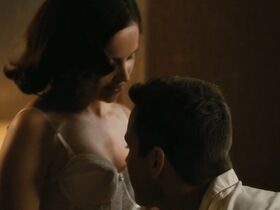 Фелисити Джонс секси – По половому признаку (2018) #3