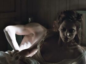 Макарена Гомес голая – Фотограф из Маутхаузена (2018)