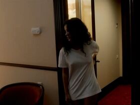 Софья Гершевич секси – Слоны могут играть в футбол (2018) #2