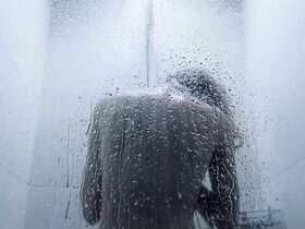 Софья Гершевич секси – Слоны могут играть в футбол (2018) #5