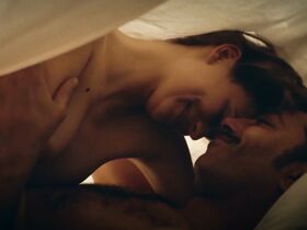 Клеа Иден голая – Чужая кожа (2018) #2