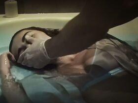 Адрианна Изыдорчык секси – След s01e04 (2018) #2