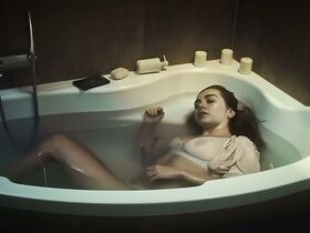 Адрианна Изыдорчык секси – След s01e04 (2018) #3