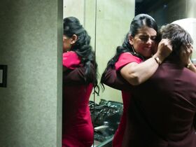 Паулина Гайтан секси – Страж Дьявола s01e05 (2018) #6