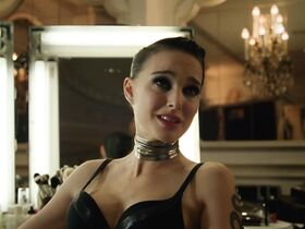 Натали Портман секси – Вокс люкс (2018) #3