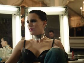 Натали Портман секси – Вокс люкс (2018) #4