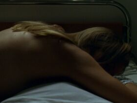 Лизе Беллинк голая – Женский род во множественном числе (2018) #6