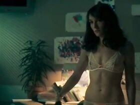 Анаис Демустье голая – Спасти или погибнуть (2018) #2