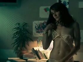 Анаис Демустье голая – Спасти или погибнуть (2018) #3