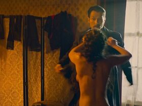 Стефани Беран голая – Большое убийство (2018) #3