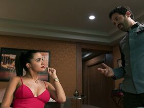 Паулина Гайтан секси – Страж Дьявола s01e06 (2018) #6