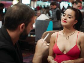 Паулина Гайтан секси – Страж Дьявола s01e06 (2018) #9