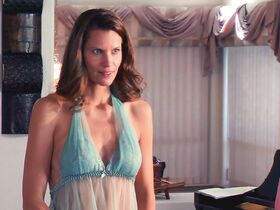 Фрида Шоу секси – Горячие штучки (2018) #4