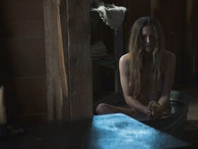 Кейтлин Джерард секси – Обитель страха (2018) #1