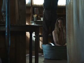 Кейтлин Джерард секси – Обитель страха (2018) #2