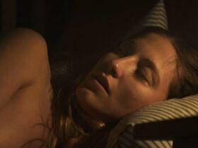 Кейтлин Джерард секси – Обитель страха (2018) #5