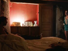 Лола Кретон секси – Чужая кожа (2018)