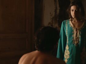 Лола Кретон секси – Чужая кожа (2018) #5