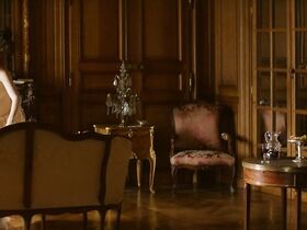 Манон Кнез голая – Мадемуазель де Жонкьер (2018) #2