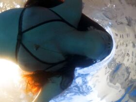 Рафаэла Манделли голая – Близость между незнакомцами (2018) #2